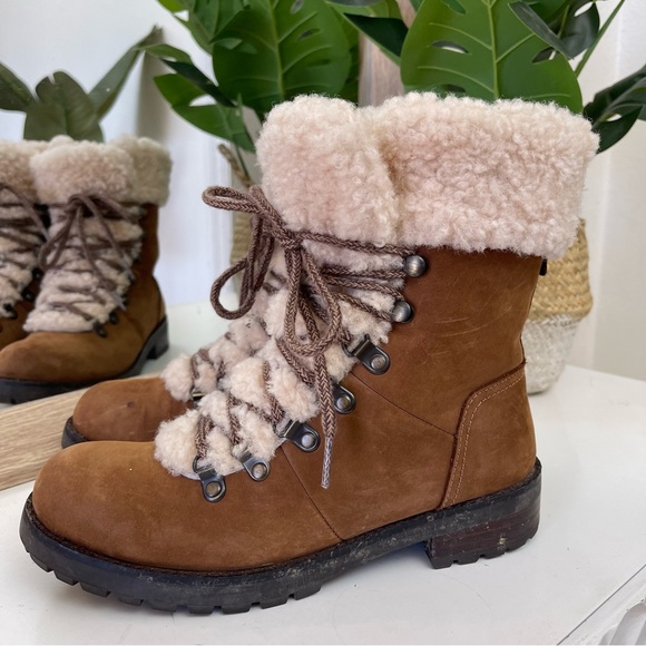 - ❄️UGG Australia Fraser Shearling Combat Lug Sole Rugged Leather boots. - Picture 3 of 13